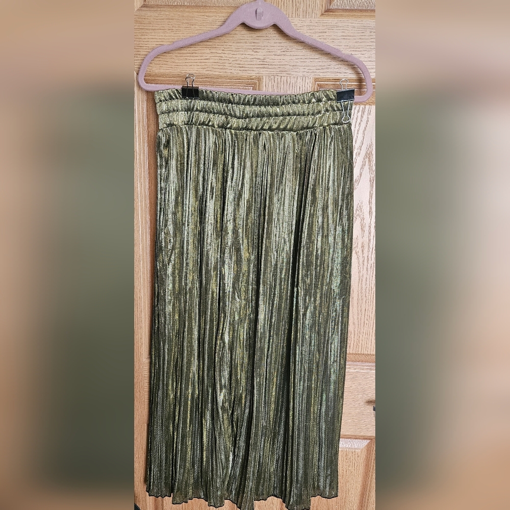 Chic Gold Metallic A-Line Skirt